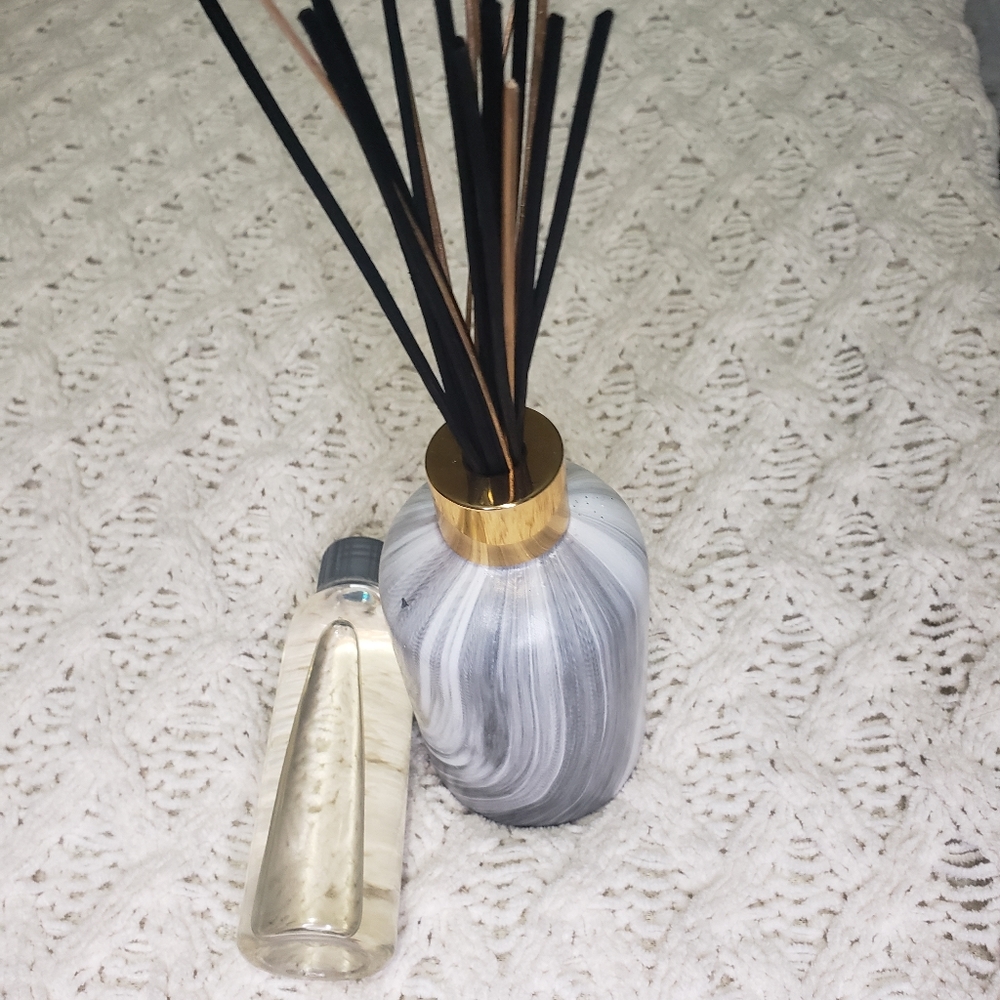 Smelling essence candle